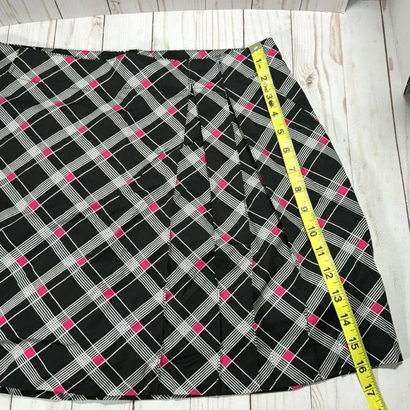 NWT - Lady Hagen golf skort - Picture 10 of 11